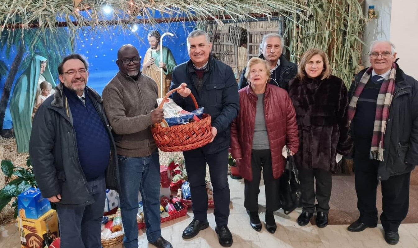 IL LIONS DONA GENERI ALIMENTARI ALL’IMMACOLATA DI RIPOSTO